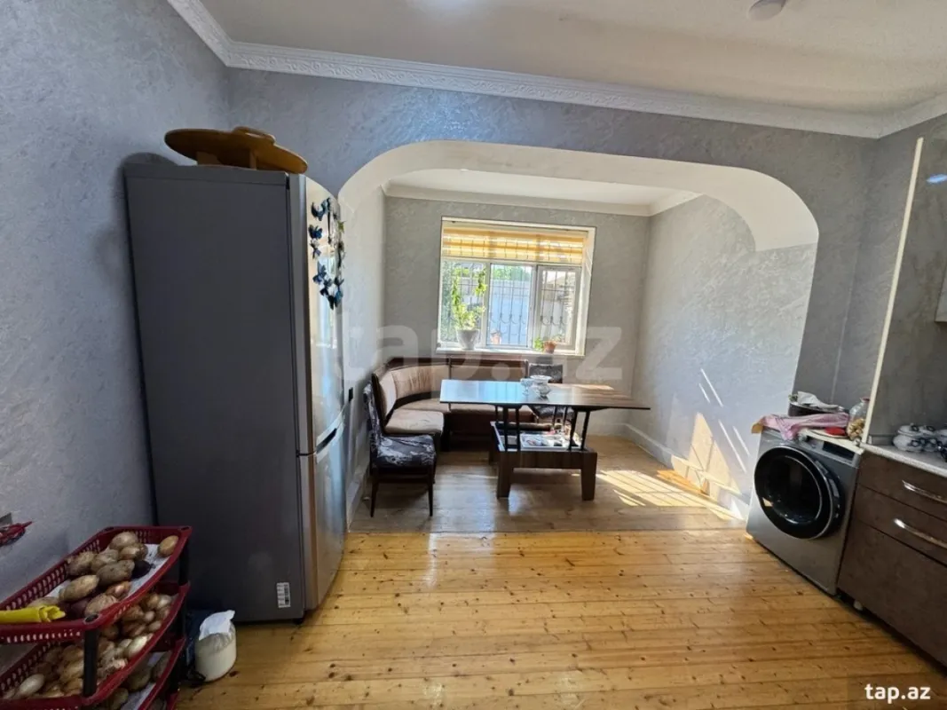 Satılır 6 otaqlı həyət evi