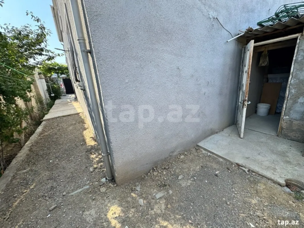 Satılır 6 otaqlı həyət evi