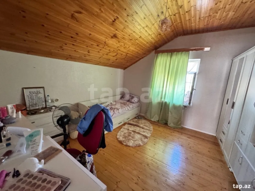 Satılır 6 otaqlı həyət evi