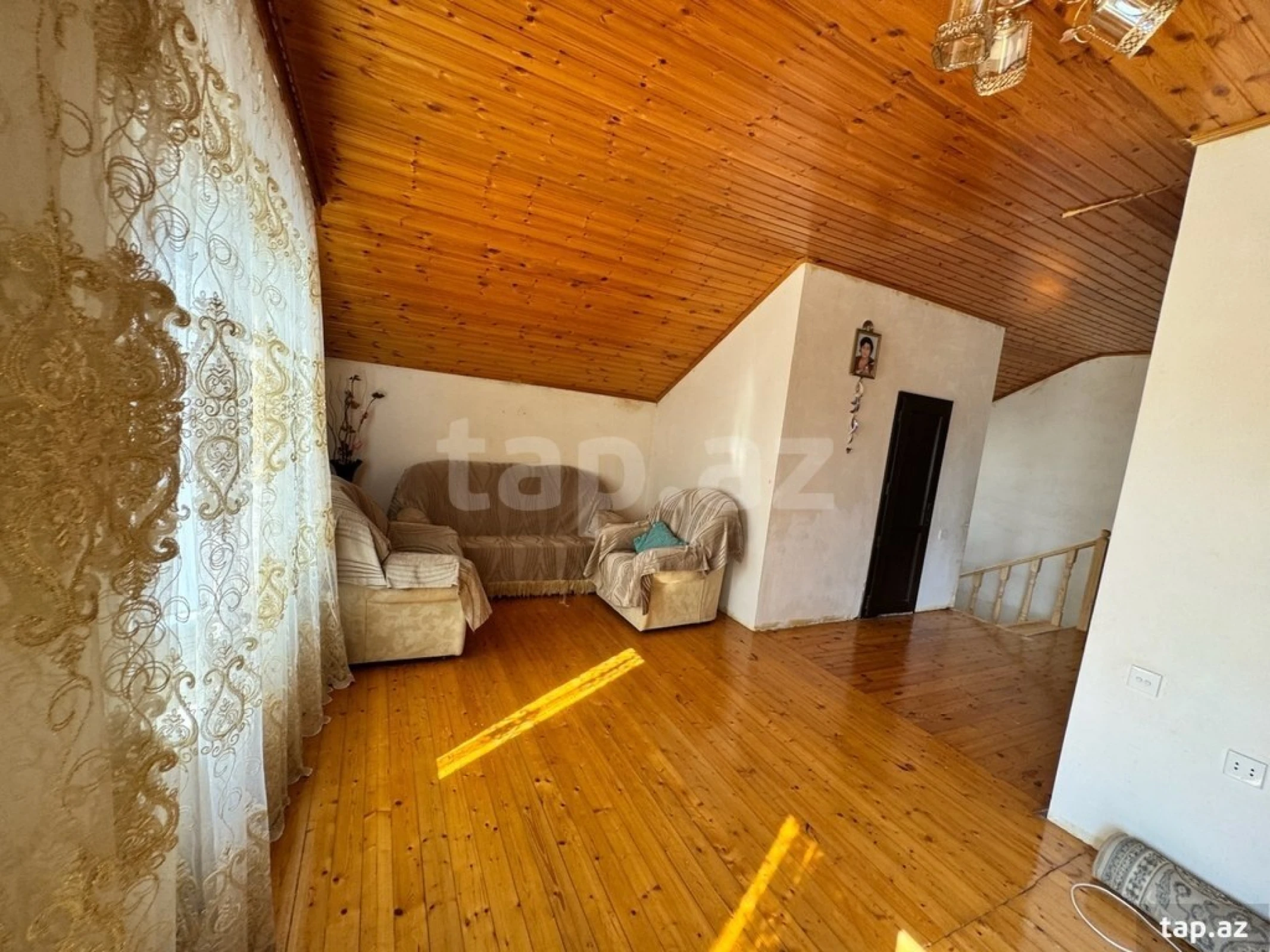 Satılır 6 otaqlı həyət evi