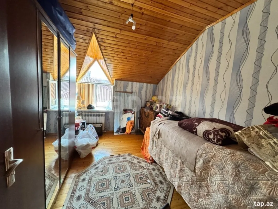 Satılır 6 otaqlı həyət evi