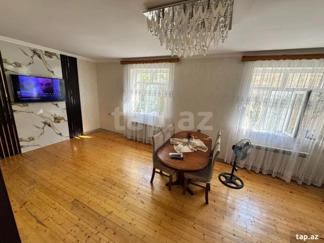 Satılır 6 otaqlı həyət evi