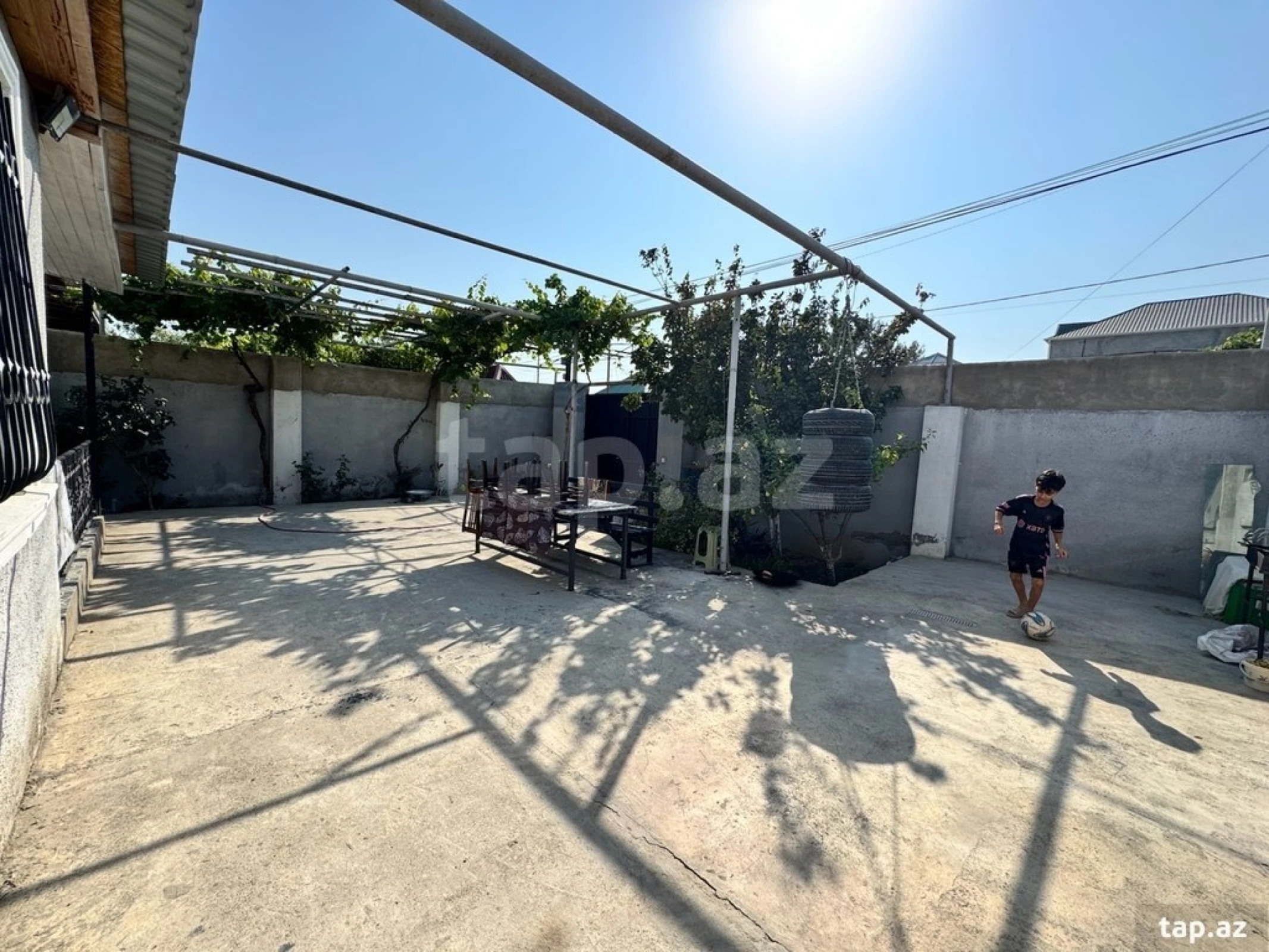 Satılır 6 otaqlı həyət evi