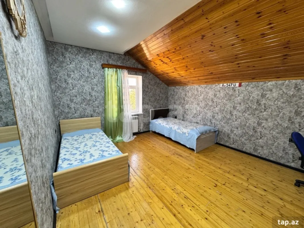 Satılır 6 otaqlı həyət evi