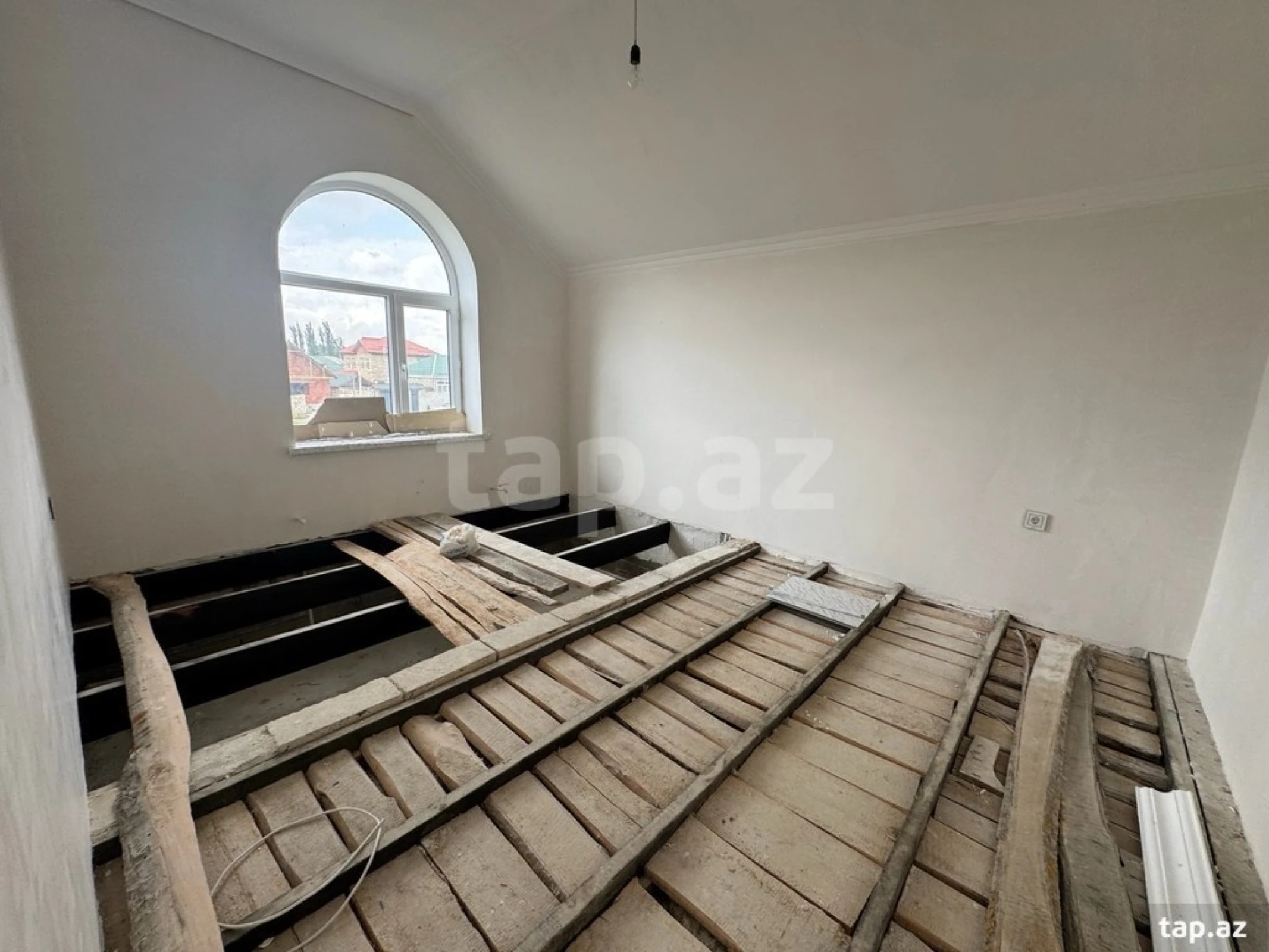 Satılır 3 otaqlı həyət evi