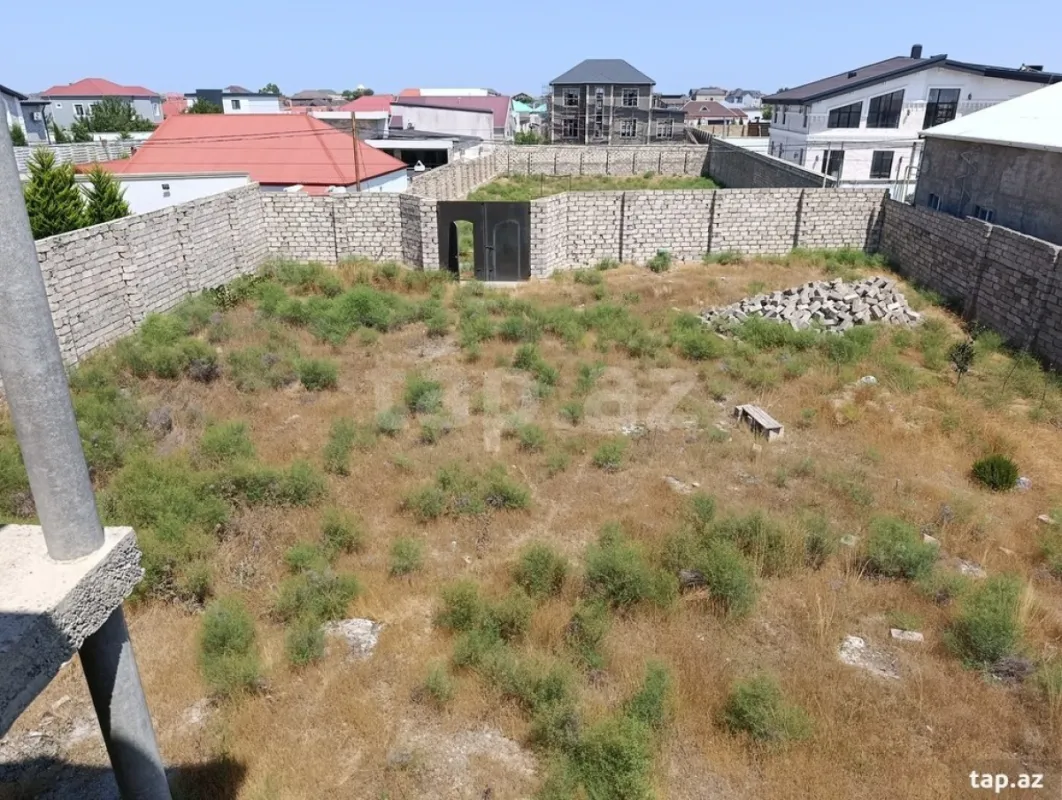 Satılır 6 otaqlı həyət evi