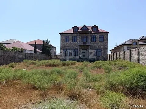 Satılır 6 otaqlı həyət evi