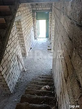 Satılır 6 otaqlı həyət evi