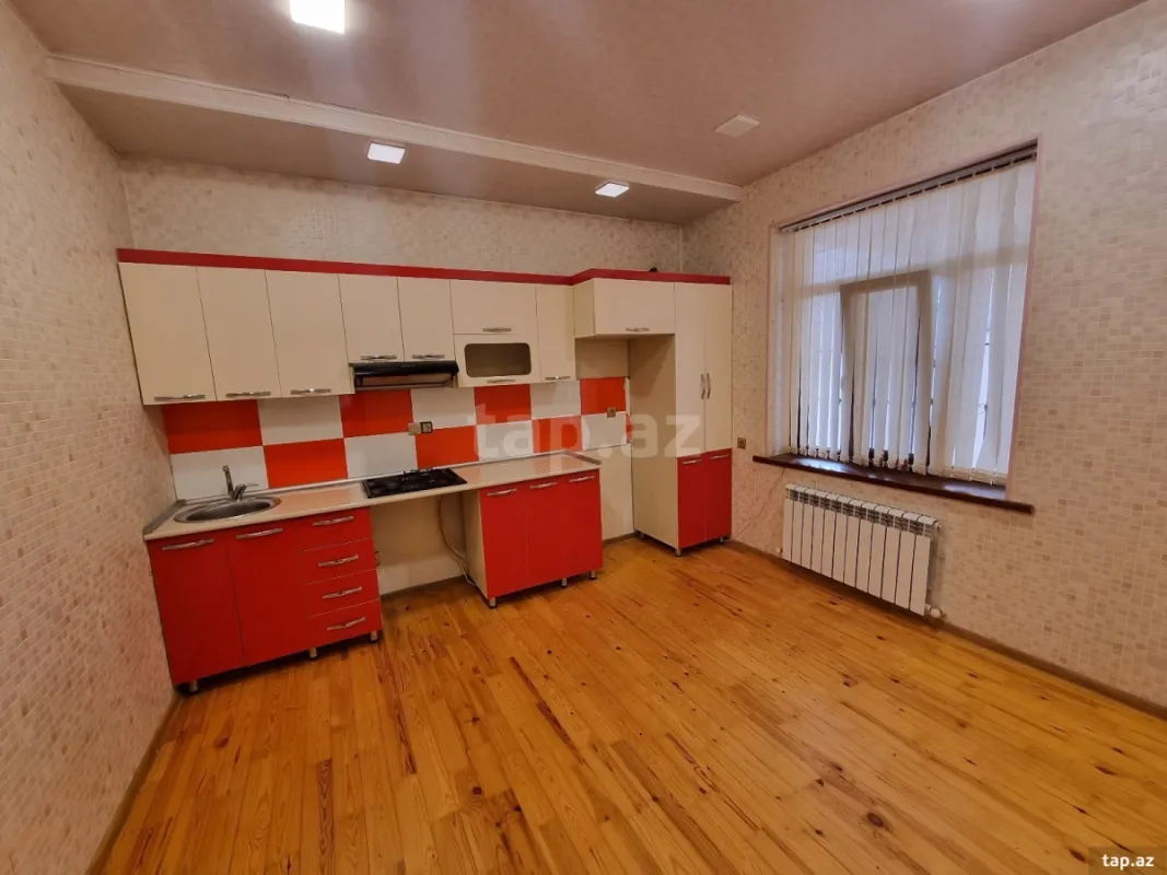 Satılır 5 otaqlı həyət evi