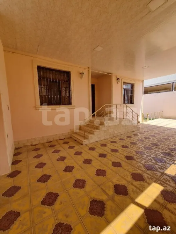Satılır 5 otaqlı həyət evi