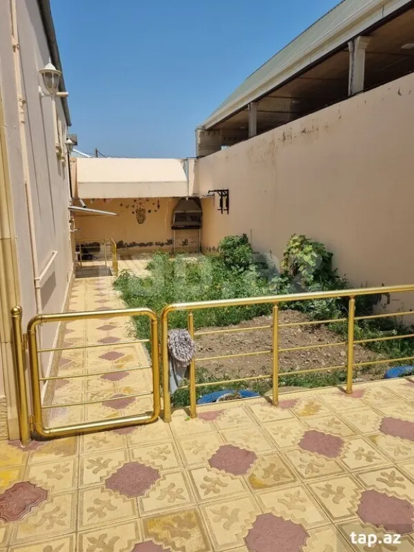 Satılır 5 otaqlı həyət evi
