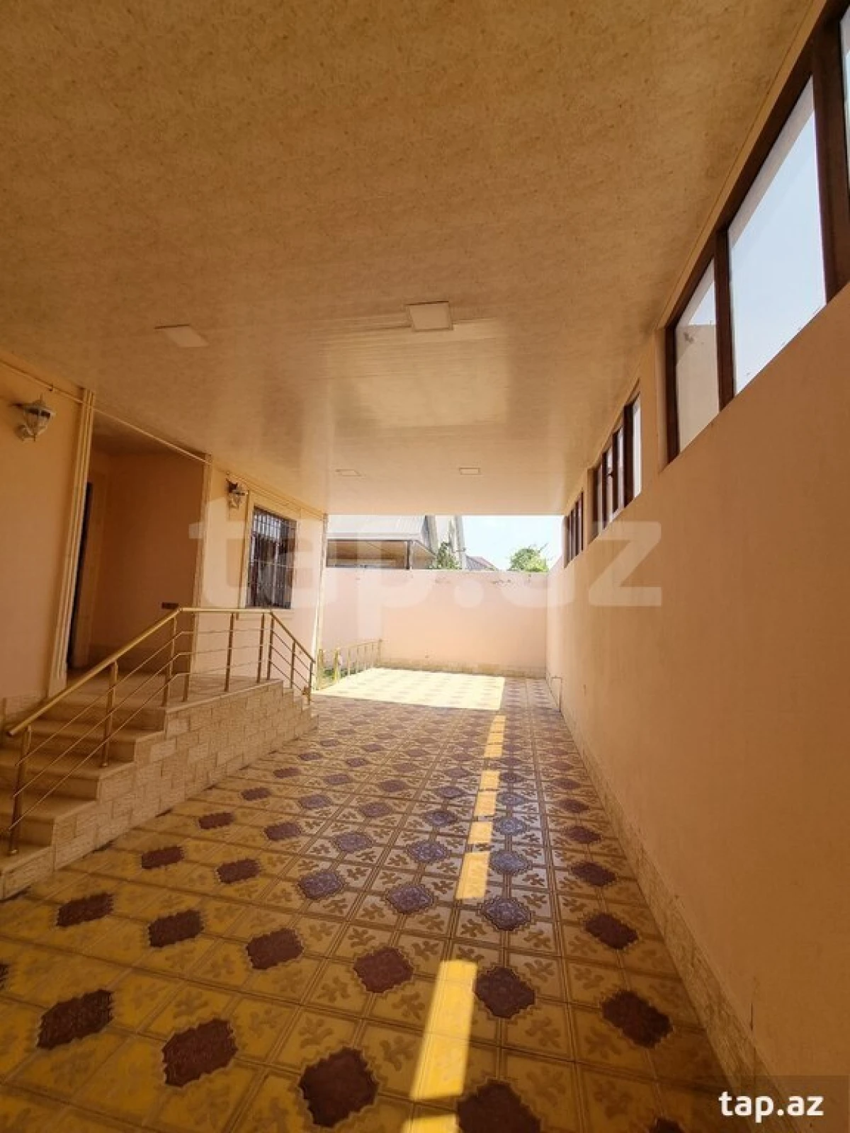 Satılır 5 otaqlı həyət evi