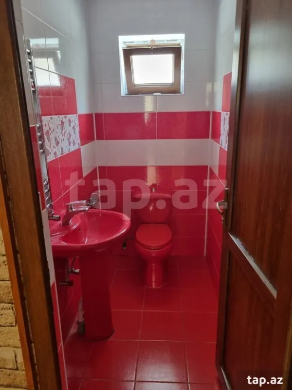 Satılır 5 otaqlı həyət evi