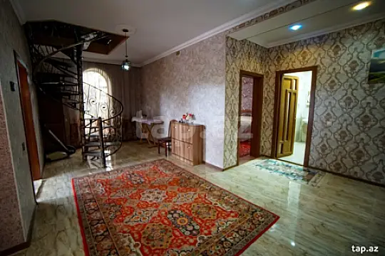 Kirayə verilir 3 otaqlı həyət evi