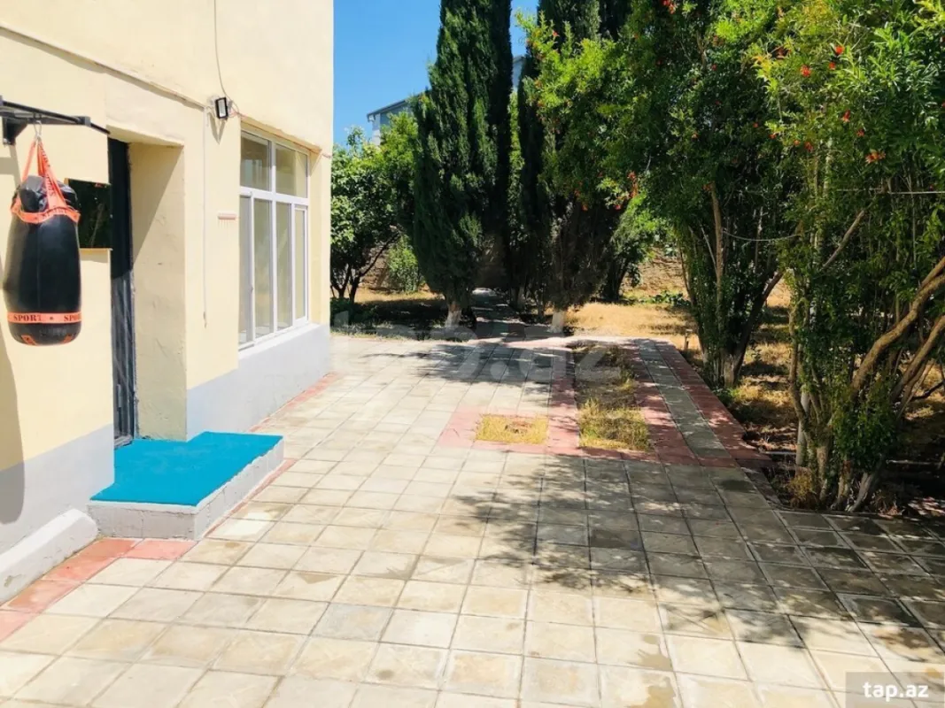 Kirayə verilir 5 otaqlı həyət evi