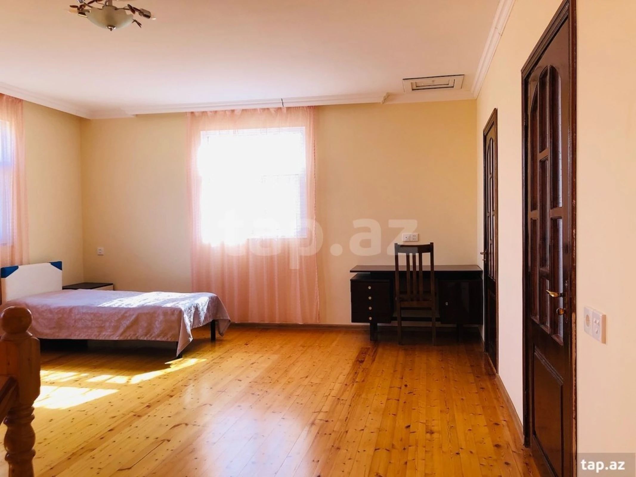 Kirayə verilir 5 otaqlı həyət evi