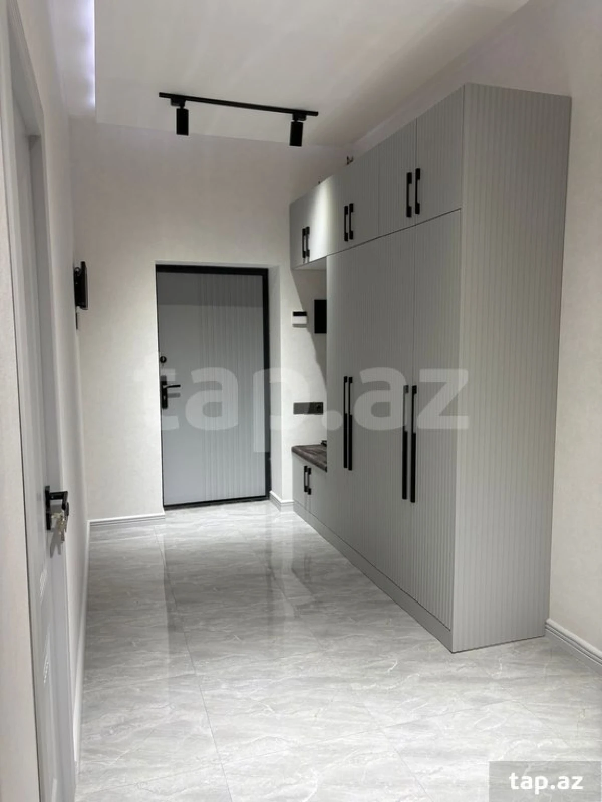 Satılır 5 otaqlı həyət evi