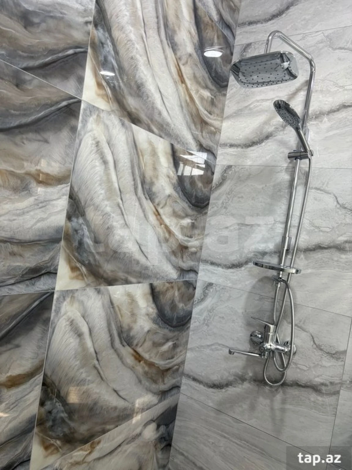 Satılır 5 otaqlı həyət evi