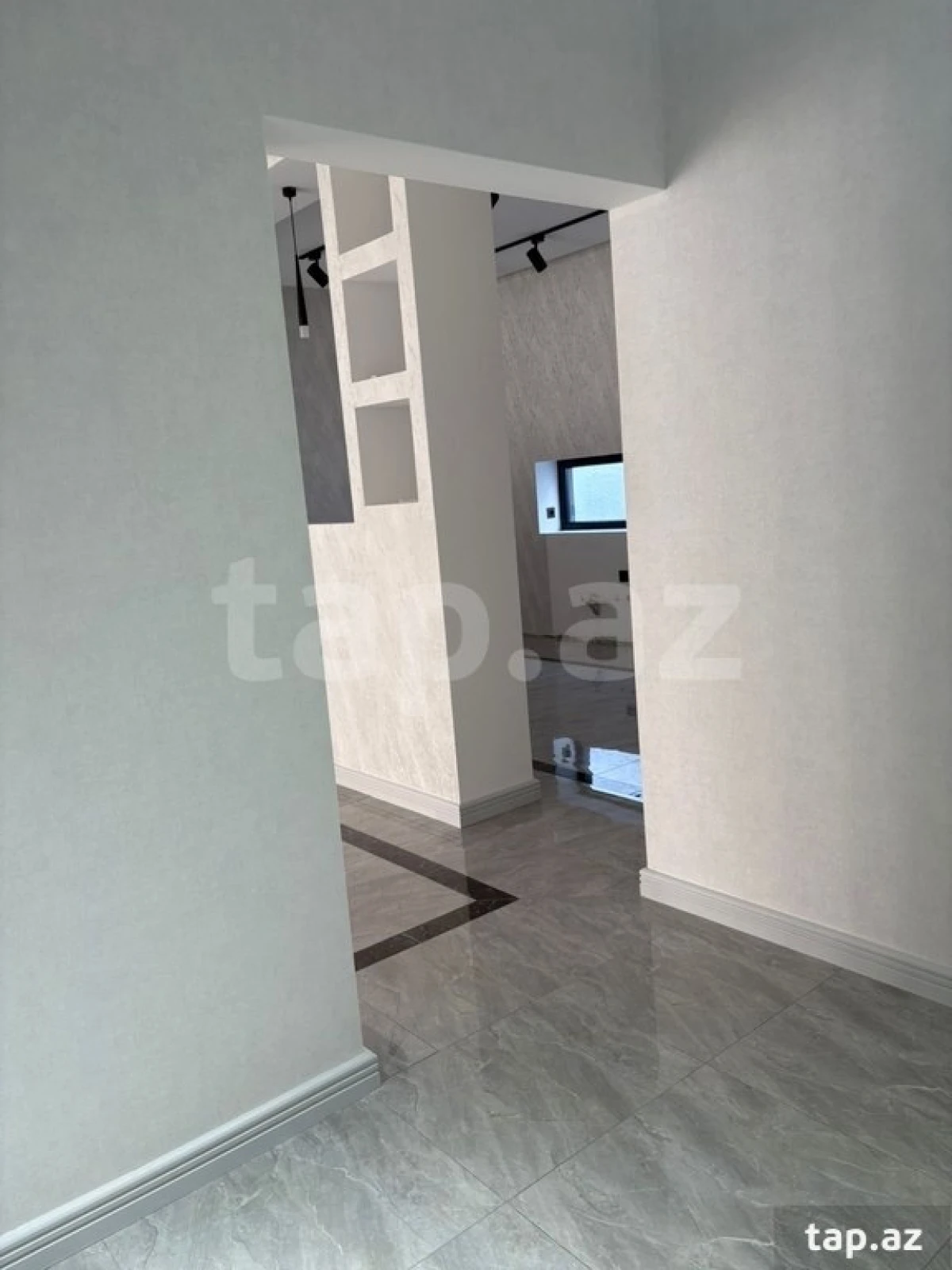 Satılır 5 otaqlı həyət evi