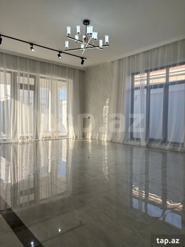 Satılır 5 otaqlı həyət evi