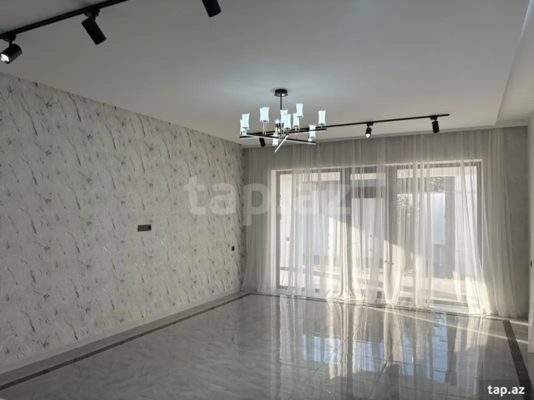 Satılır 5 otaqlı həyət evi