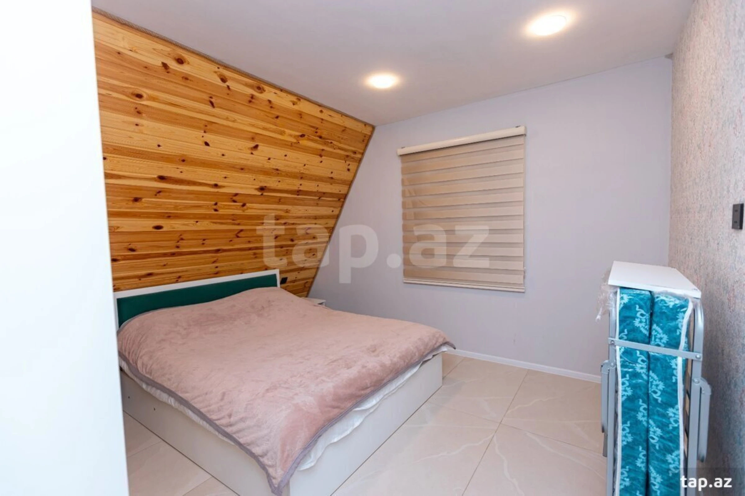 Satılır 9 otaqlı həyət evi