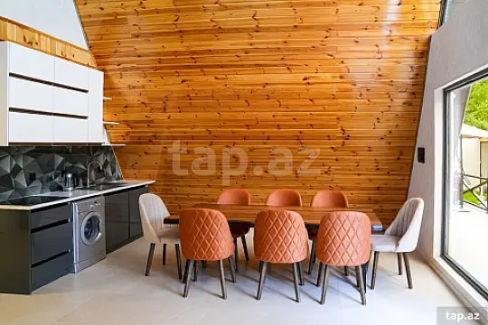 Satılır 9 otaqlı həyət evi