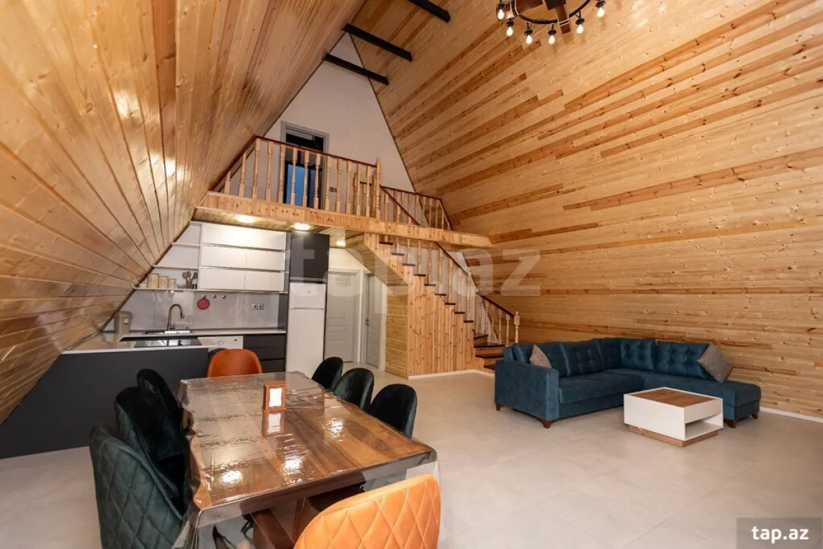 Satılır 9 otaqlı həyət evi