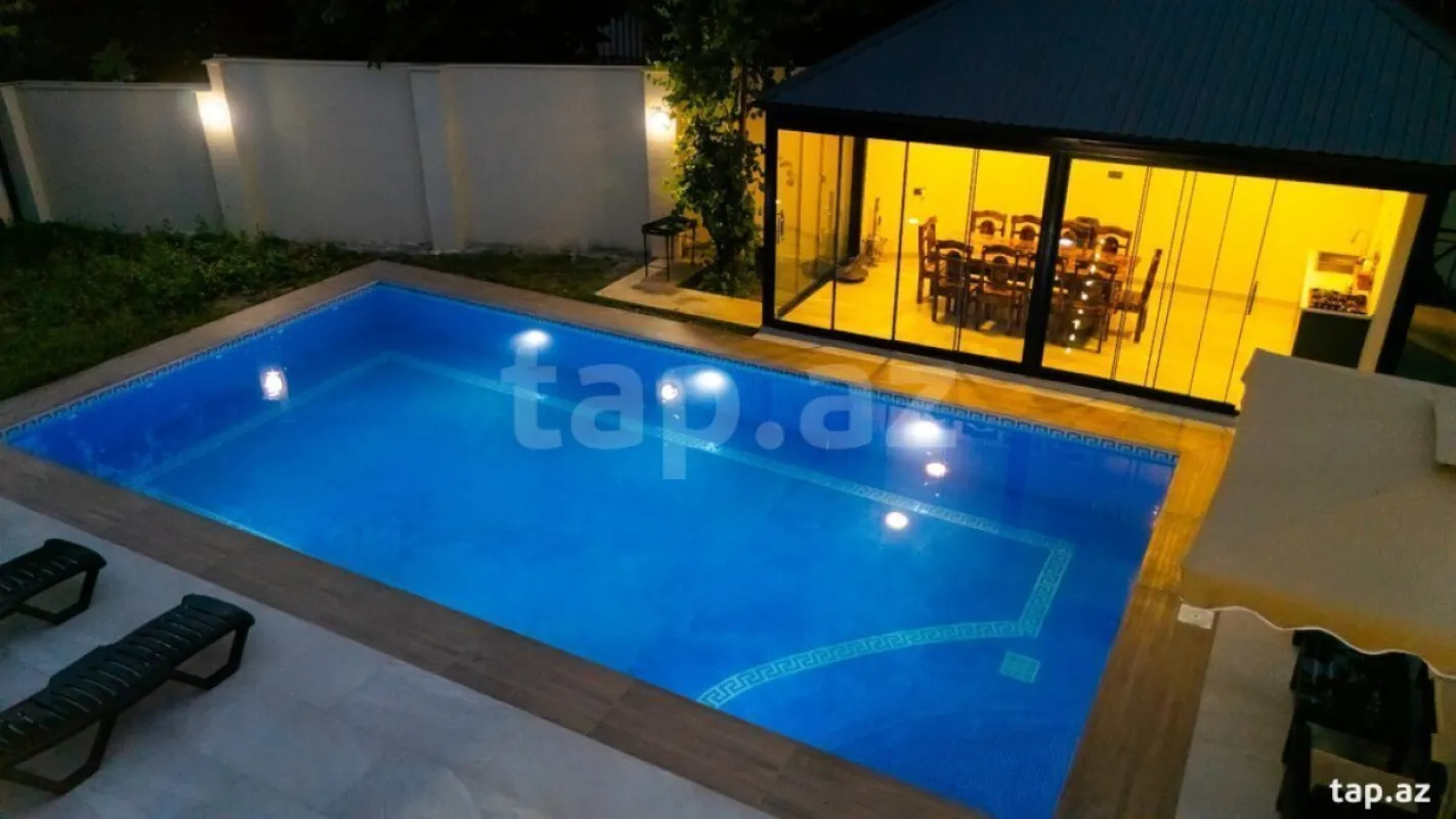 Satılır 9 otaqlı həyət evi