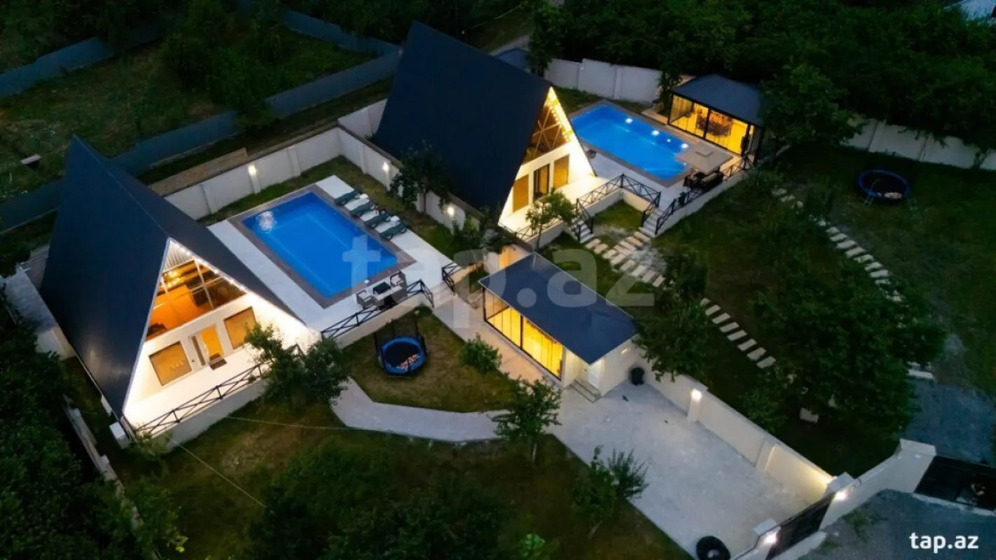 Satılır 9 otaqlı həyət evi