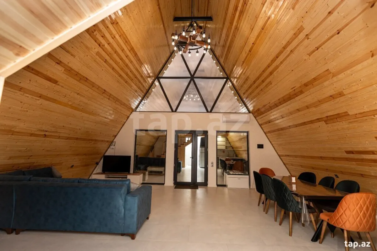 Satılır 9 otaqlı həyət evi