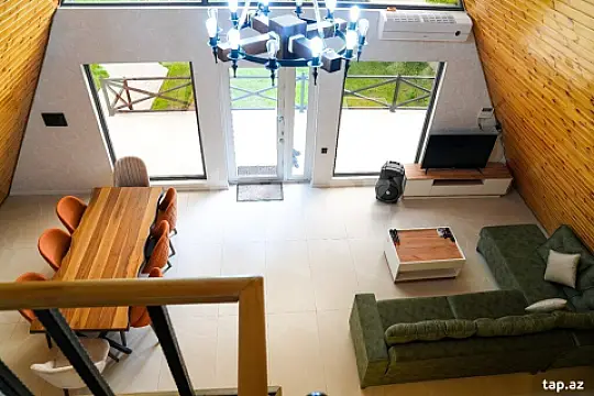 Satılır 9 otaqlı həyət evi