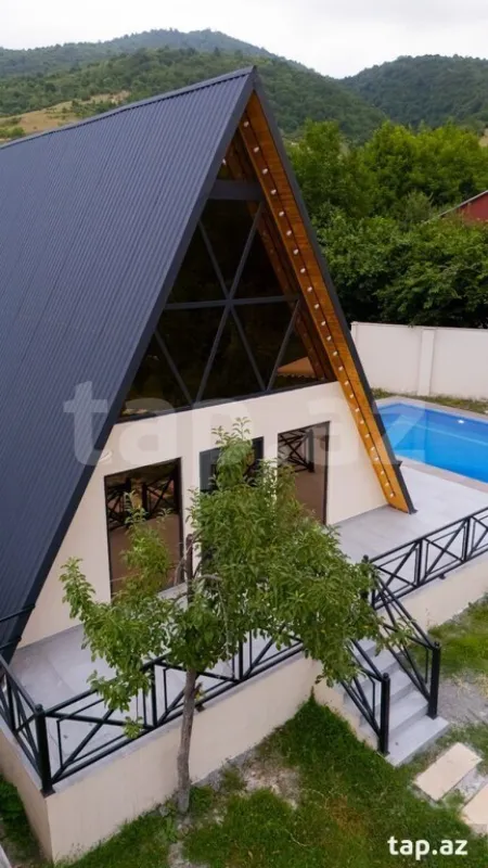 Satılır 9 otaqlı həyət evi