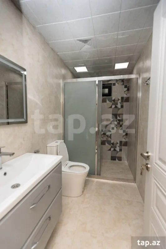 Satılır 9 otaqlı həyət evi