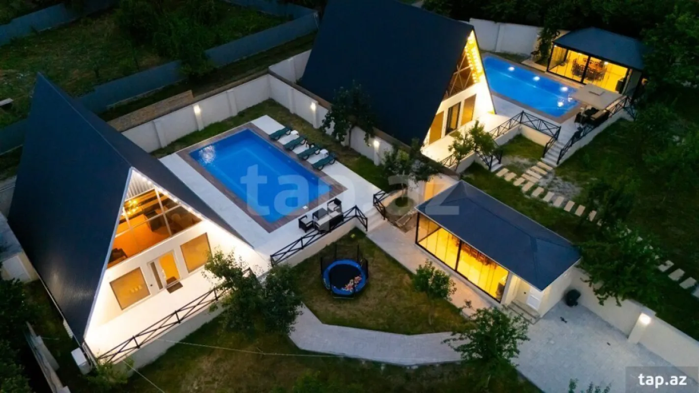 Satılır 9 otaqlı həyət evi