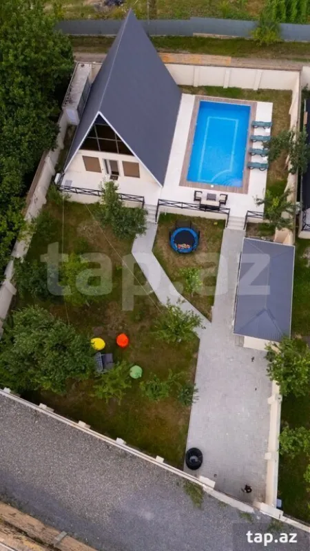 Satılır 9 otaqlı həyət evi