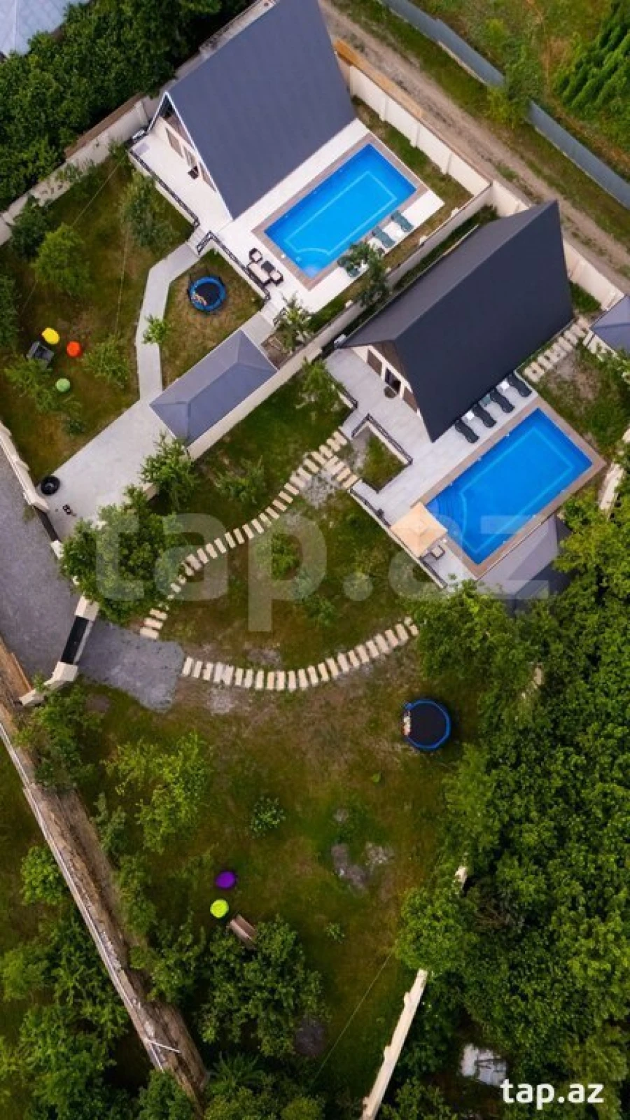 Satılır 9 otaqlı həyət evi