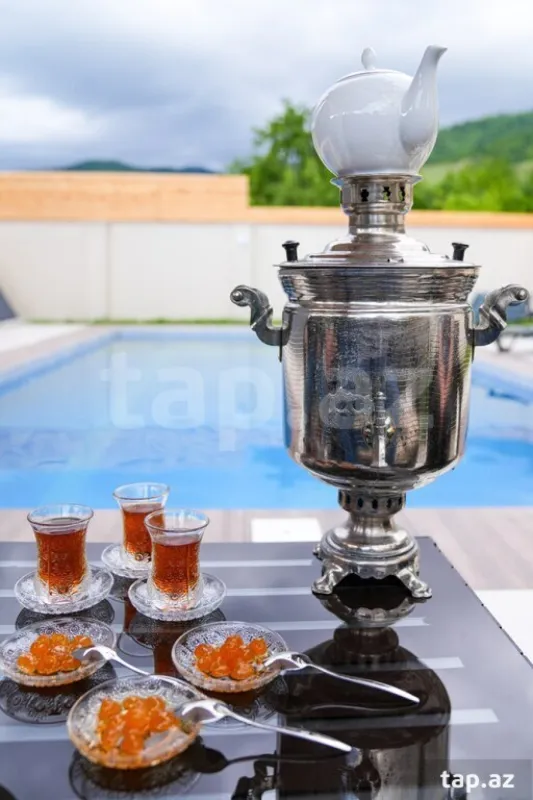 Satılır 9 otaqlı həyət evi