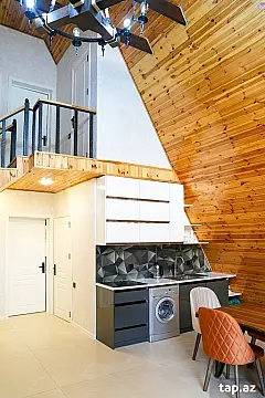 Satılır 9 otaqlı həyət evi