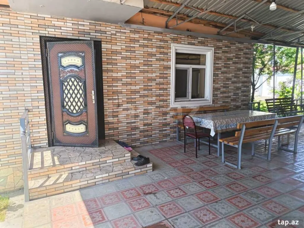 Kirayə verilir 4 otaqlı həyət evi