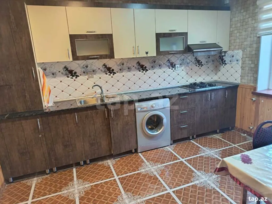 Kirayə verilir 4 otaqlı həyət evi