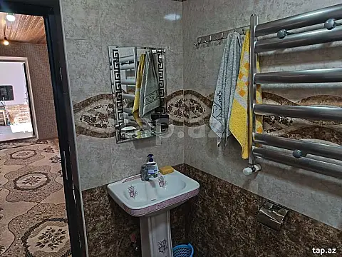 Kirayə verilir 4 otaqlı həyət evi