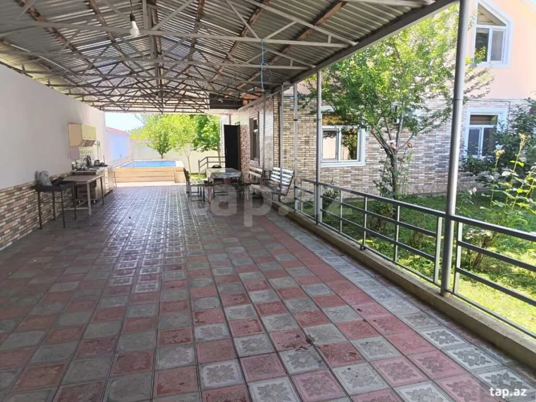Kirayə verilir 4 otaqlı həyət evi