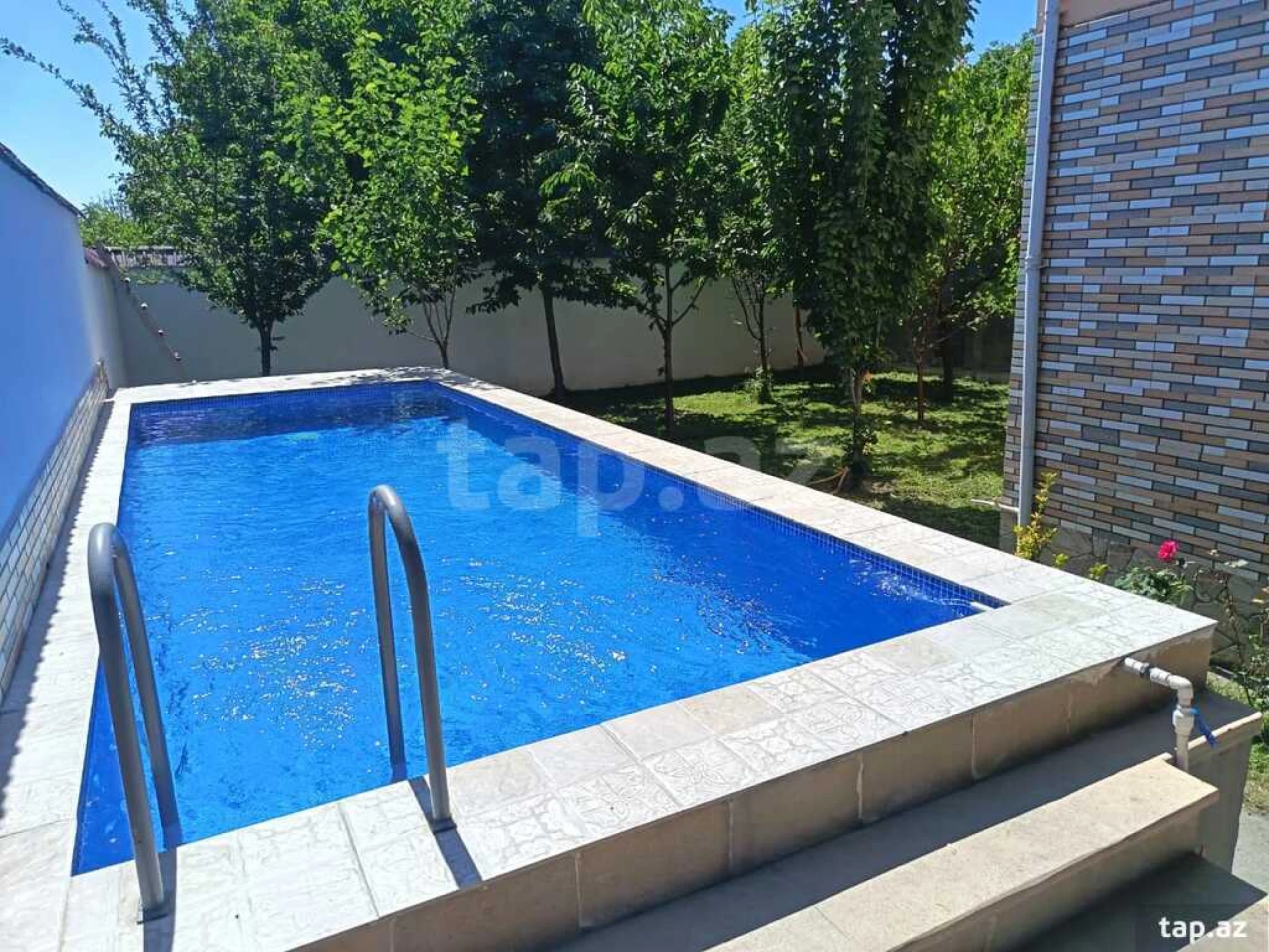 Kirayə verilir 4 otaqlı həyət evi