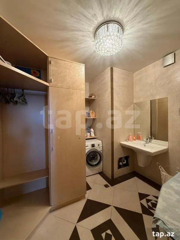 Satılır 7 otaqlı yeni tikili 412 m²