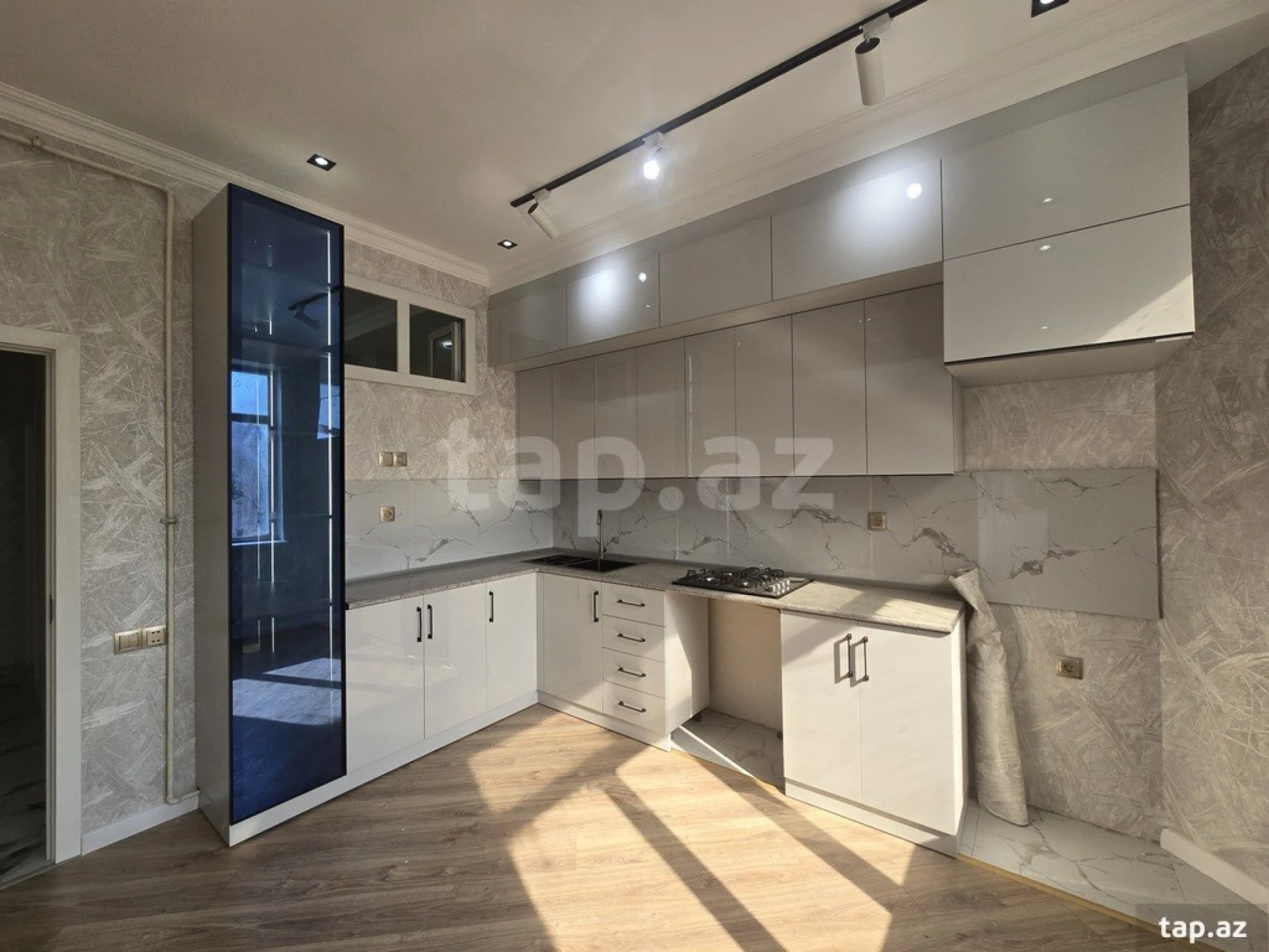 Satılır 3 otaqlı yeni tikili 95 m²