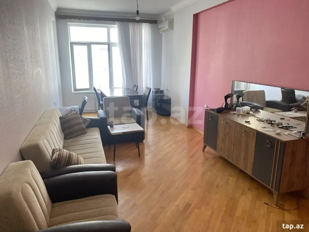 Kirayə verilir 2 otaqlı yeni tikili 70 m²