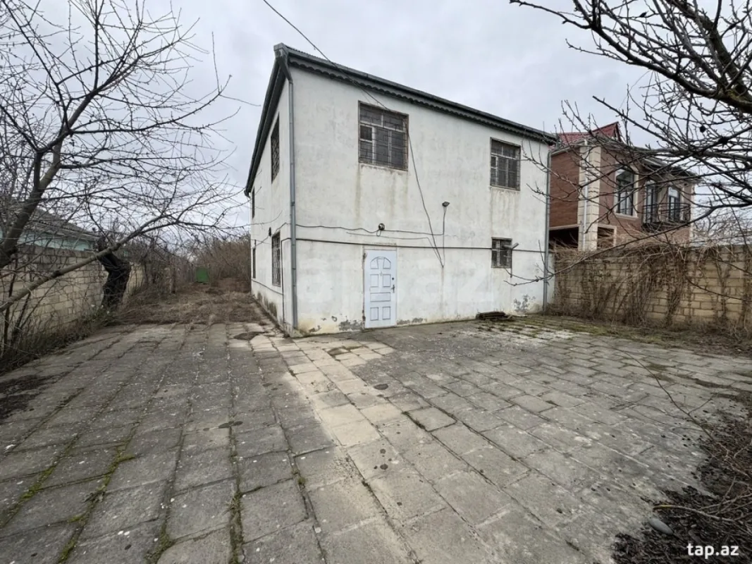 Satılır 4 otaqlı həyət evi