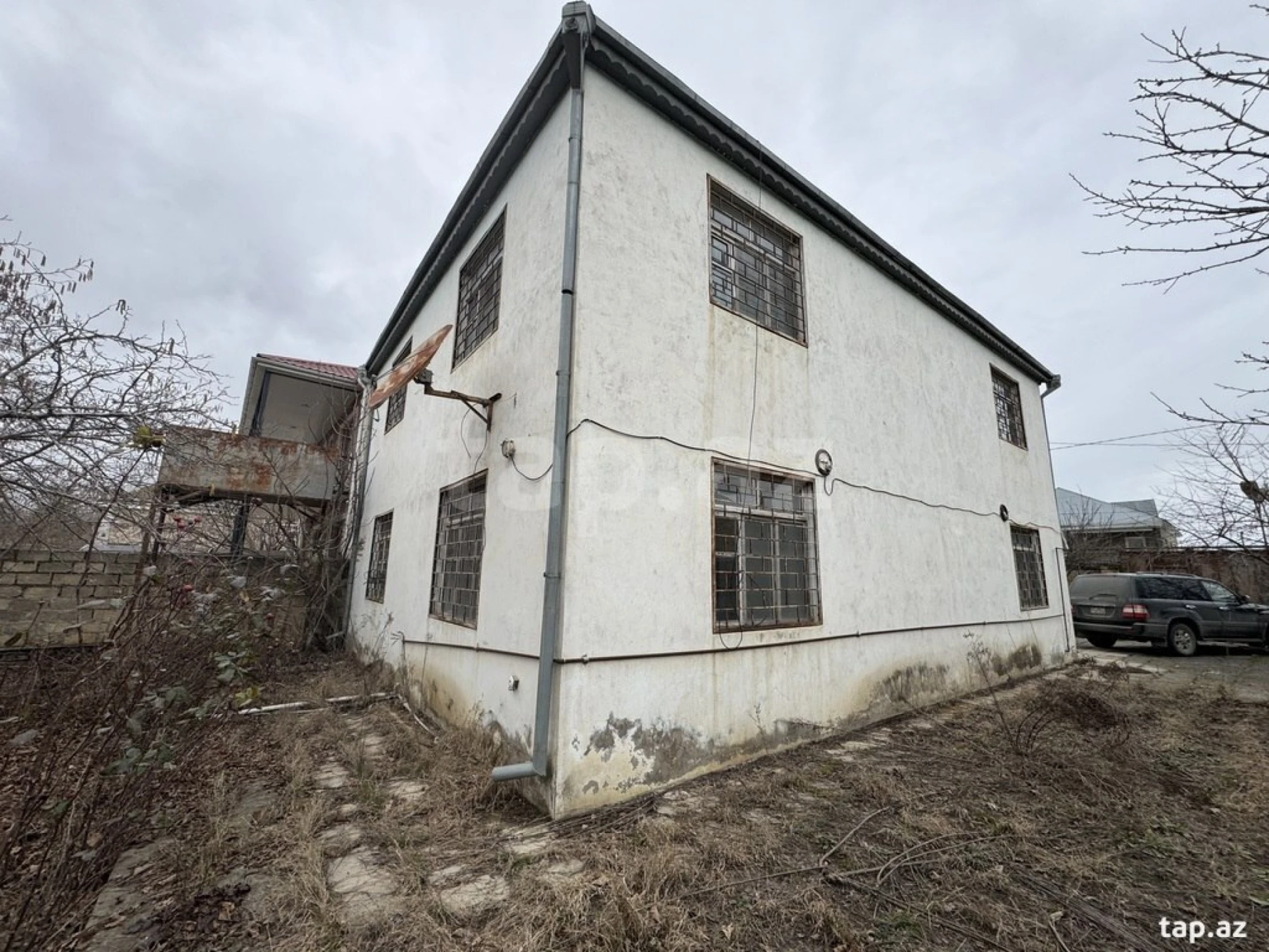 Satılır 4 otaqlı həyət evi