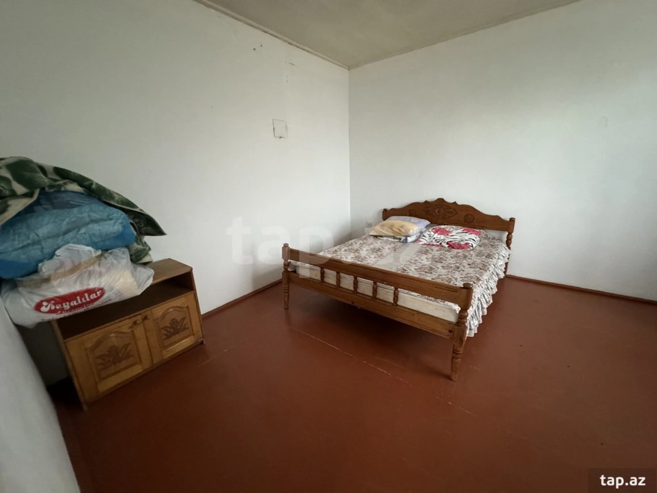 Satılır 4 otaqlı həyət evi